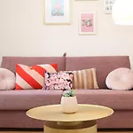 De Luxe Pink Lady 4p Daire Cannes
