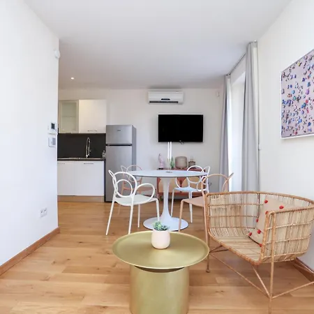 דירה De Luxe Pink Lady 4p