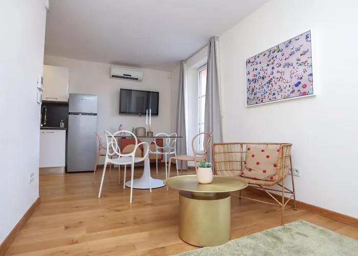 De Luxe Pink Lady 4p דירה *