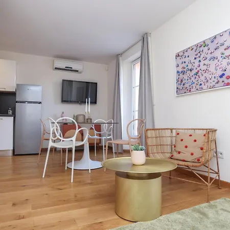 De Luxe Pink Lady 4p Apartmán *